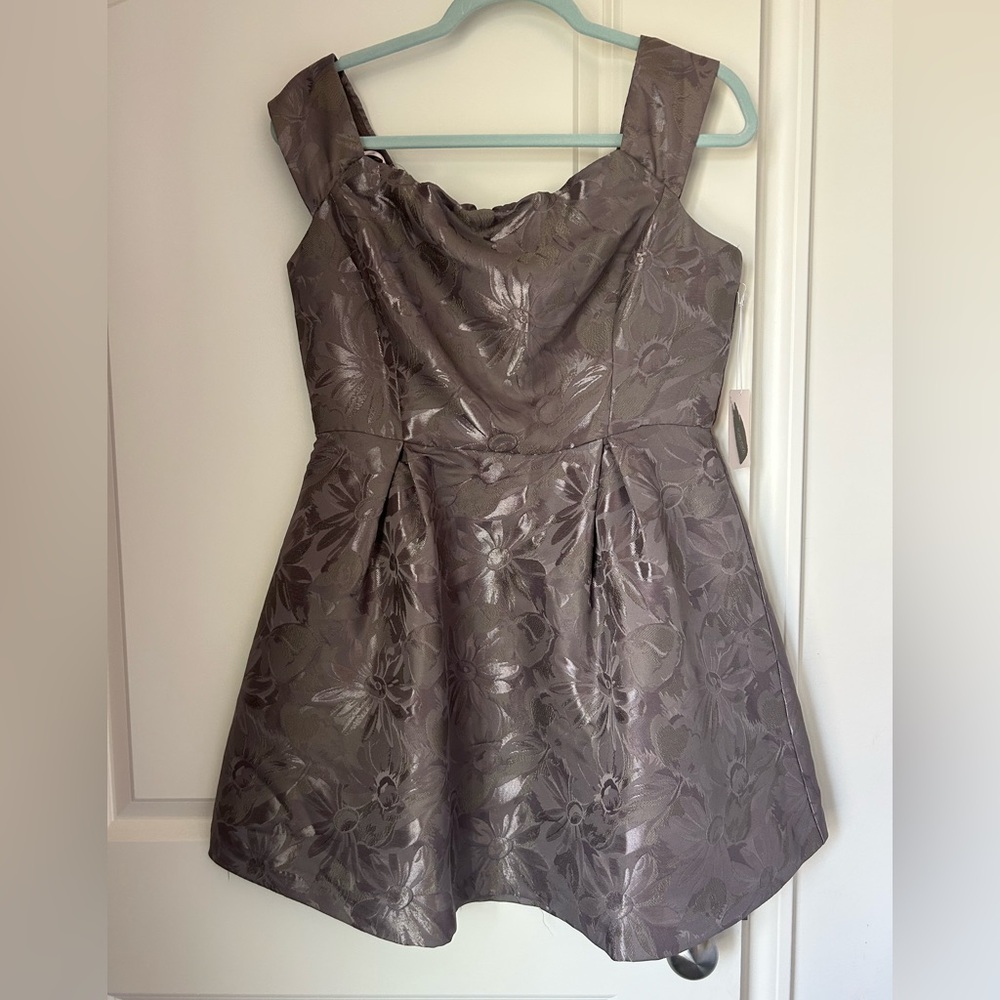 Forever 21 mini dress with tags. Size large